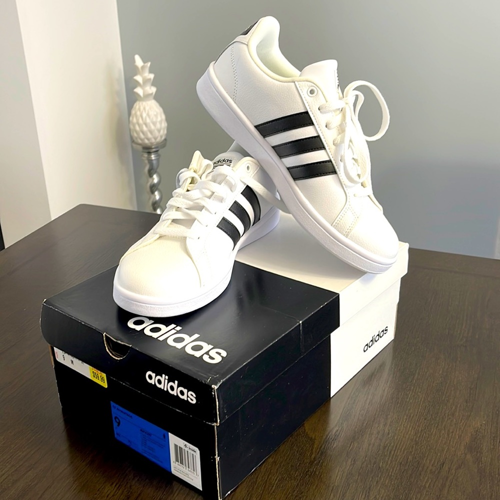 New Adidas tenis shoes